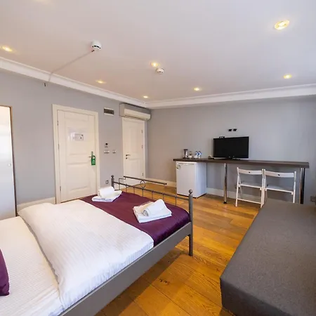 The Luxury Frame Suites Hotel *