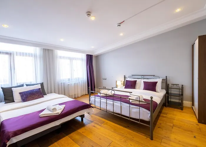 Hotell The Luxury Frame Suites *