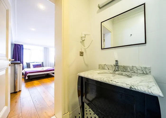 The Luxury Frame Suites